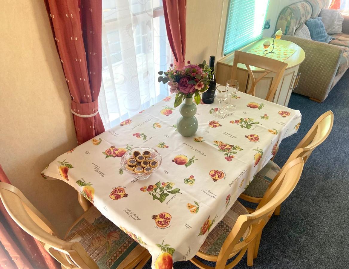 Kisvakond Vendeghaz Apartment Jeno ภายนอก รูปภาพ