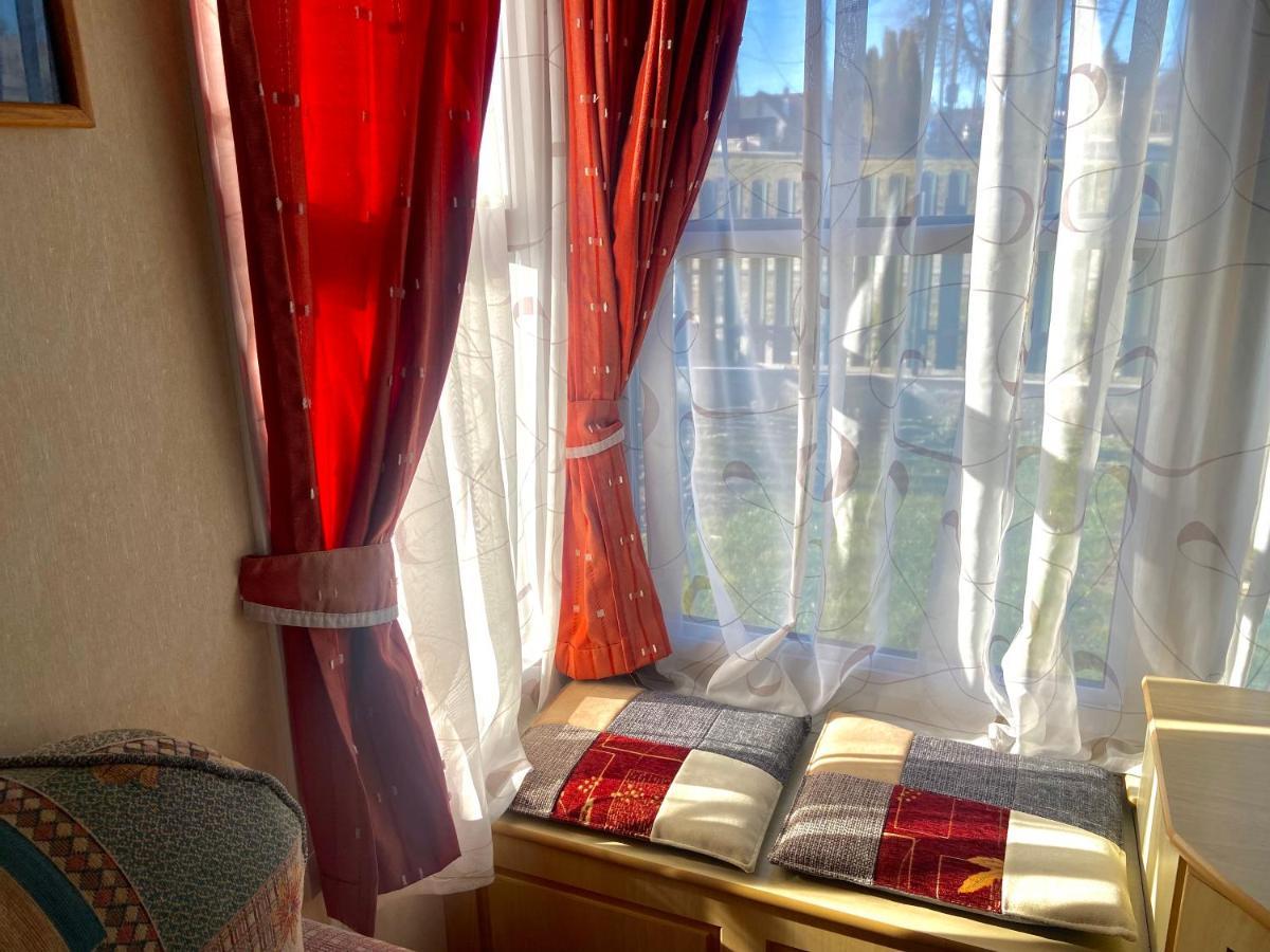 Kisvakond Vendeghaz Apartment Jeno ภายนอก รูปภาพ