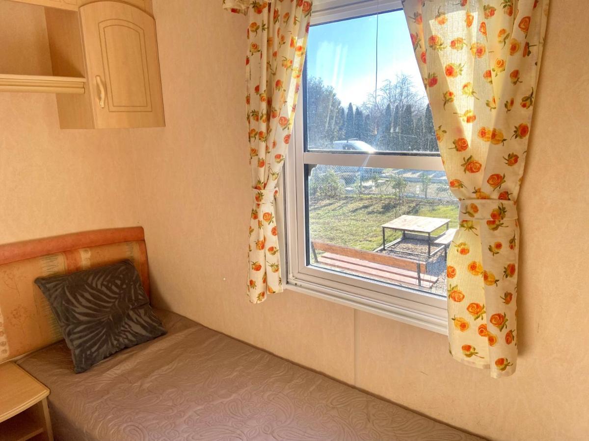 Kisvakond Vendeghaz Apartment Jeno ภายนอก รูปภาพ