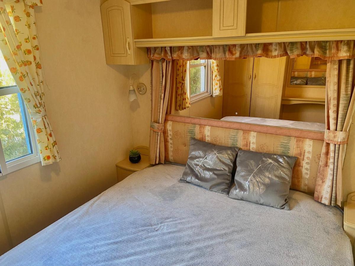 Kisvakond Vendeghaz Apartment Jeno ภายนอก รูปภาพ