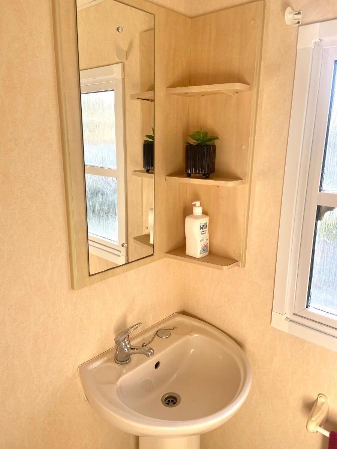 Kisvakond Vendeghaz Apartment Jeno ภายนอก รูปภาพ