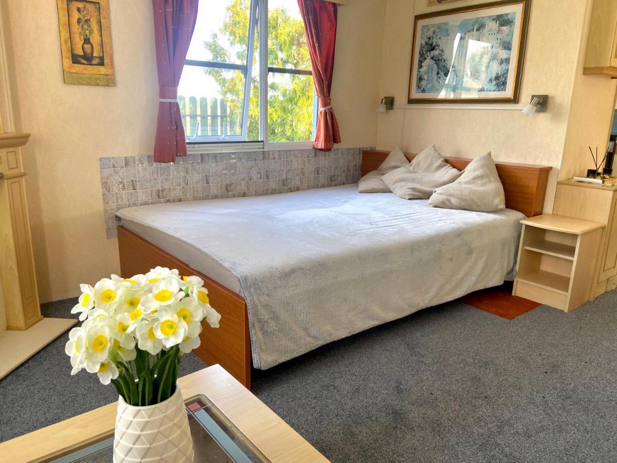 Kisvakond Vendeghaz Apartment Jeno ภายนอก รูปภาพ