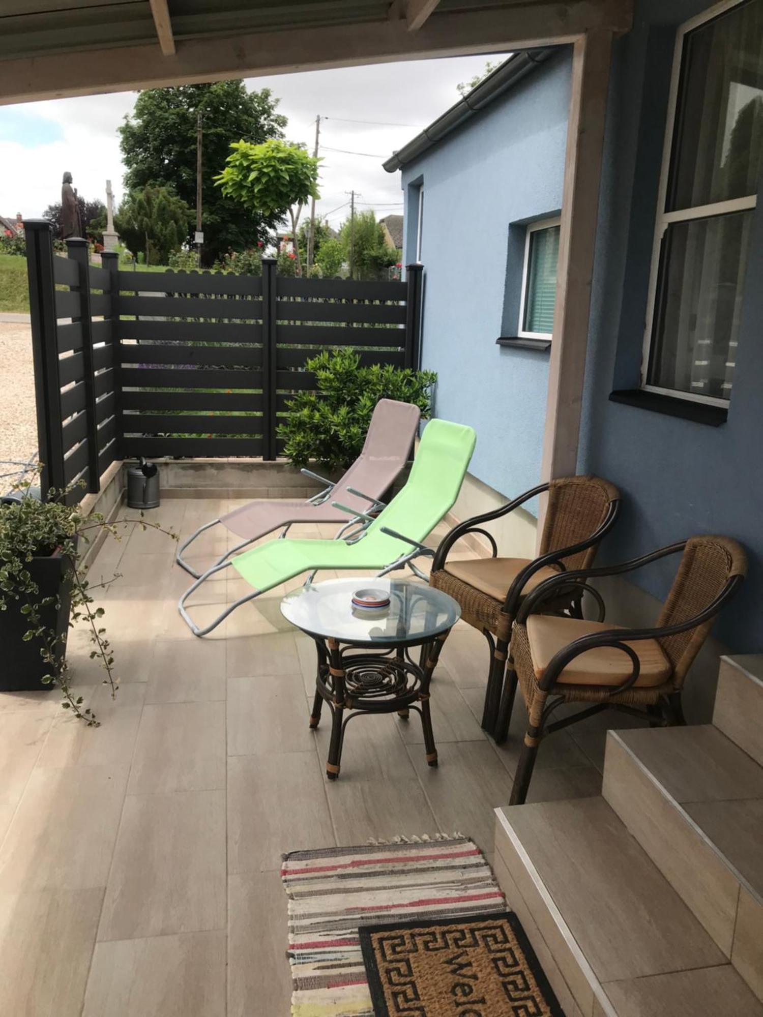 Kisvakond Vendeghaz Apartment Jeno ภายนอก รูปภาพ
